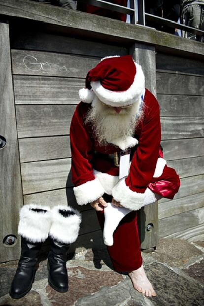 Uno de los requisitos del concurso consiste en ir vestido con todas las prendas de Papá Noel y comportarse con corrección, ser puntual y no tomarse pausas muy alargadas. Y, obviamente, nada de alcohol ni tabaco mientras portas el traje símbolo de la Navidad.