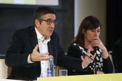 Patxi López i la presidenta de el Govern balear, Francina Armengol, aquest dissabte a Barcelona.