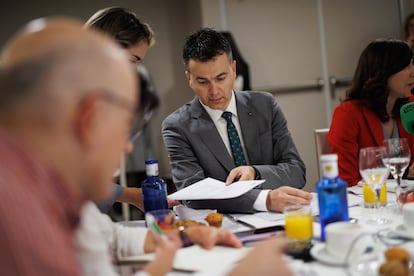 El ministro de Industria, Comercio y Turismo, Héctor Gómez, durante un desayuno informativo, en el Hotel Meliá Castilla, a 1 de junio de 2023, en Madrid (España).