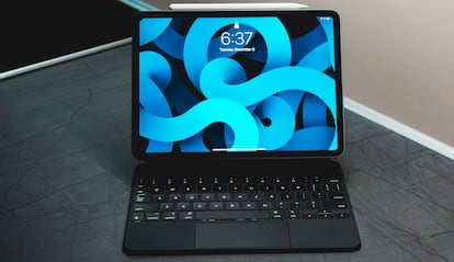 Tablet iPad de Apple con teclado