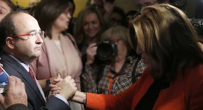 Miquel Iceta y Susana Diaz se saludan en un acto en Madrid.