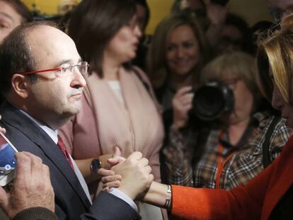 Miquel Iceta y Susana Diaz se saludan en un acto en Madrid.