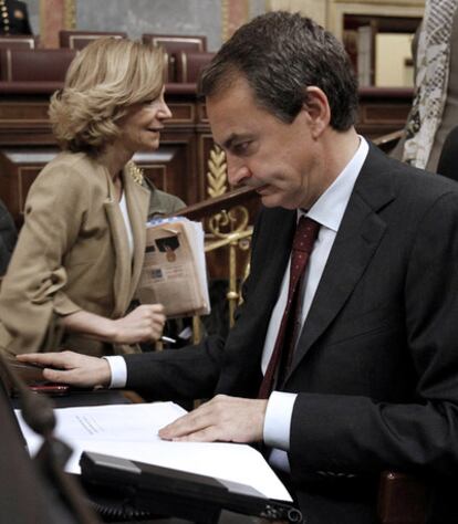 José Luis Rodríguez Zapatero prepara su intervención en la sesión de control al Gobierno en el Congreso de los Diputados.