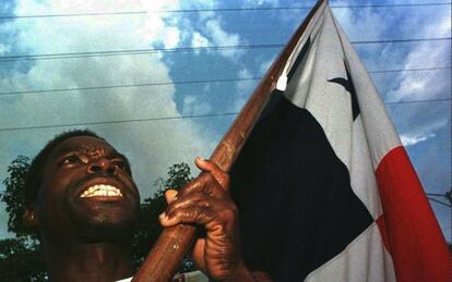 A protester in a 1998 demonstration in Panama City against the presence of US military bases and in remembrance of the 1964 clashes during which 22 students died.