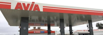 Gasolinera de Avia con tienda Eroski Rapid.