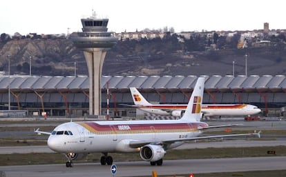 Aviones de Iberia en la Terminal T-4 del aeropuerto de Barajas.