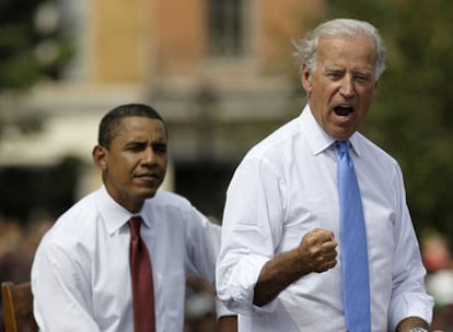 Barack Obama con su candidato a vicepresidente, Joe Biden, ayer durante un mitin en Springfield, Illinois.