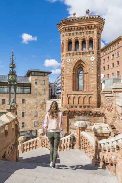 La Escalinata, en el paseo del Óvalo de Teruel.