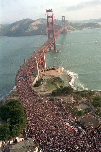 Imagen del 50 aniversario del Golden Gate, el 24 de Mayo de 1987.