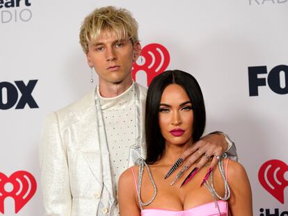 Machine Gun Kelly y Megan Fox en la entrega de los premios iHeartRadio Music Awards en mayo de 2021 en Los Ángeles, California.