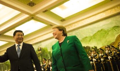 El presidente chino y la mandataria chilena, en Pek&iacute;n el 12 de noviembre