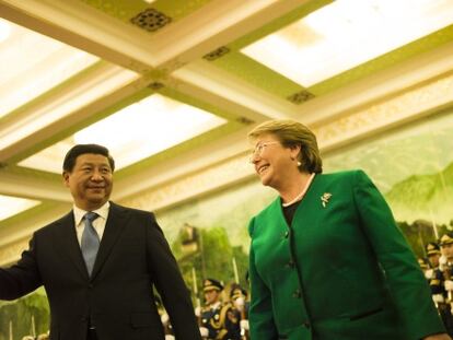 El presidente chino y la mandataria chilena, en Pek&iacute;n el 12 de noviembre