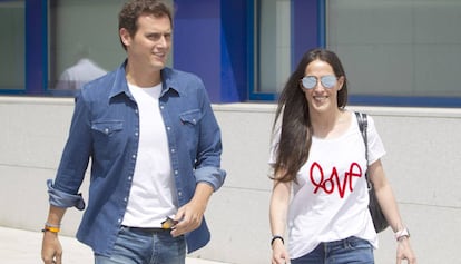 Albert Rivera, con Malú el pasado mes de julio.