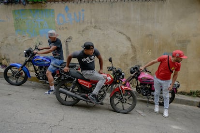 El deporte nacional  ‘motopiruetas’ fue decretado como por el presidente Maduro actualmente hay divisiones para el trabajo acrobático en Maracaibo, Maracay, Nueva Esparta y Puerto la Cruz.