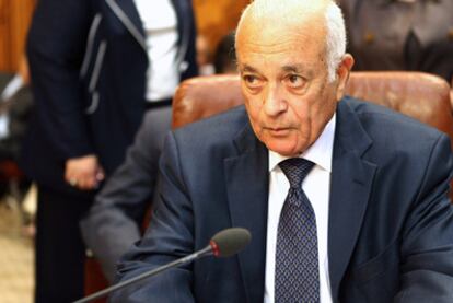 El ministro de Exteriores egipcio, Nabil el Arabi, ha sido elegido hoy por unanimidad secretario general de la Liga Arabe en El Cairo.