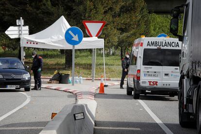 Los Mossos d'Esquadra controlan el acceso a los municipios de la Conca d'Òdena.