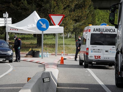 Los Mossos d'Esquadra controlan el acceso a los municipios de la Conca d'Òdena.