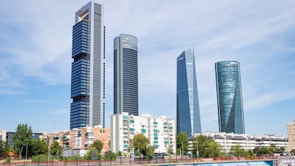 Edificios de oficinas de las Cuatro Torres de Madrid.