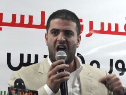 Osama Morsi, hijo del depuesto presidente egipcio, en rueda de prensa.