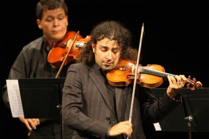 Ara Malikian, durante un concierto en Bilbao en 2008.