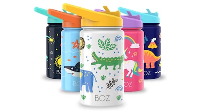 botella para almacenar agua fría diseñada para que la usen niños pequeños.