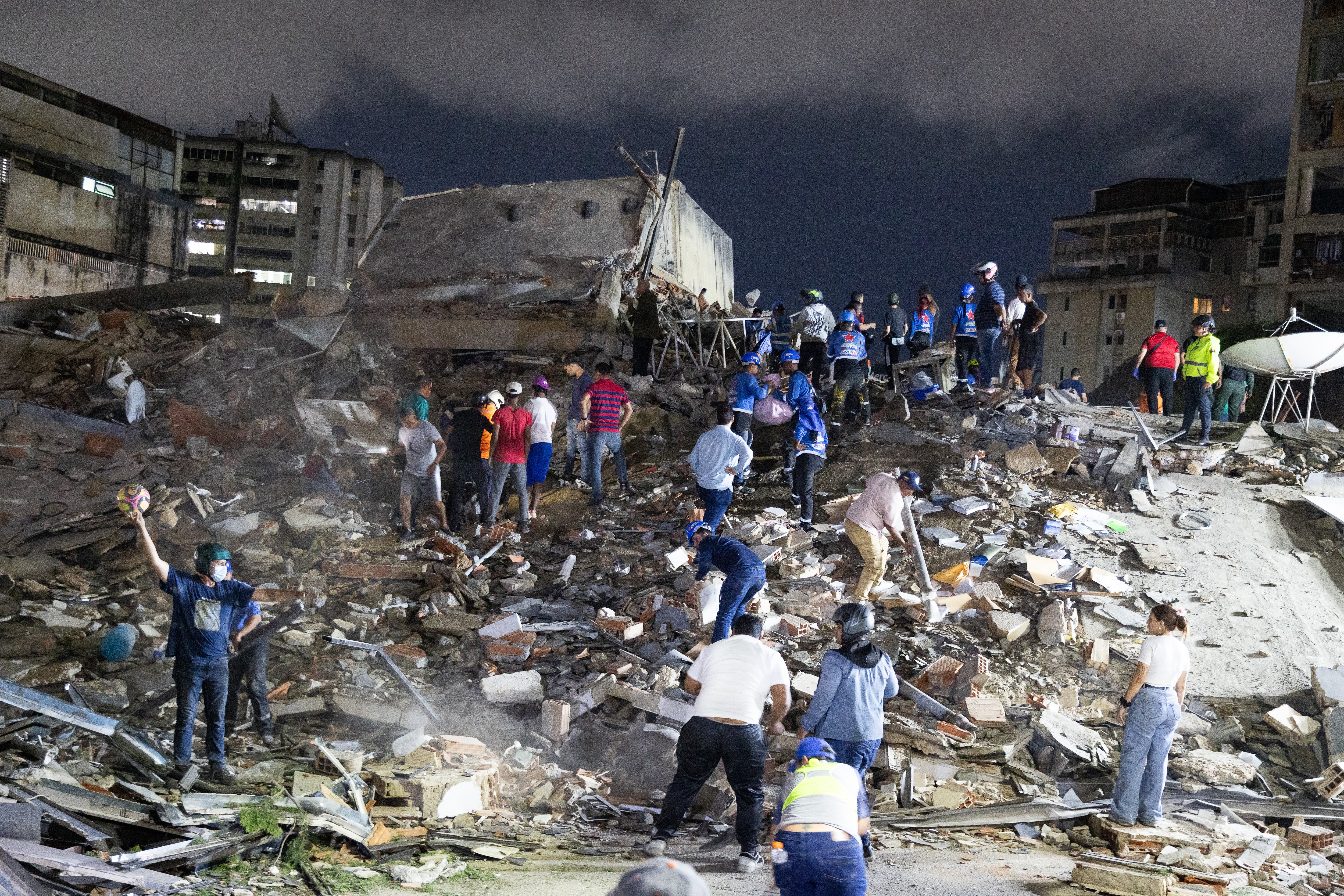 El terremoto en Venezuela, en vivo | Dos potentes terremotos sacuden el país dejando al menos 32 muertos y 700 heridos