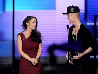 El cantante Justin Bieber junto a su madre Pattie Mallette.