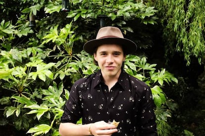 Las fotos que Brooklyn Beckham comparte en su Instagram, además de destilar buen gusto, prueban que es posible ser hijo de famoso y vivir alejado del escándolo.