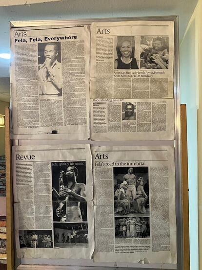 Recortes de periódico sobre el legendario músico nigeriano Fela Kuti, en el Museo Kalakuta en Ikeja, Lagos, donde vivió hasta su fallecimiento en 1997.