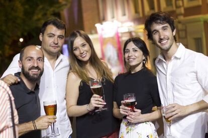 Jonathan Fernández, Eduardo Medina, Alba Jiménez, Rocío Parra, de Ymedia, y Juan García de Solis, de OMD.