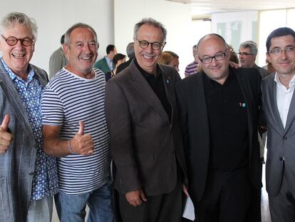 De izquierda a derecha, Thomas Struck, de Culinary Cinema Berlinale; el cocinero Karlos Arguiñano; Dieter Kosslick, director del festival berlinés; José Luis Rebordinos, responsable del certamen donostiarra, y Joxe Mari Aizega, director del Basque Culinary Center, ayer en San Sebastián.