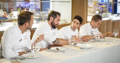 De izquierda a derecha: Marc, Pe&ntilde;a, David y V&iacute;ctor, cuatro de los cinco finalistas de &#039;Top Chef&#039;.