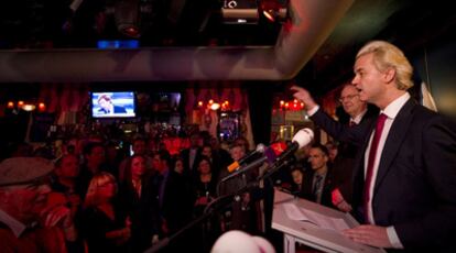 Geert Wilders, líder del Partido por la Libertad, habla durante un acto de celebración de los resultados electorales en la ciudad holandesa de Almere