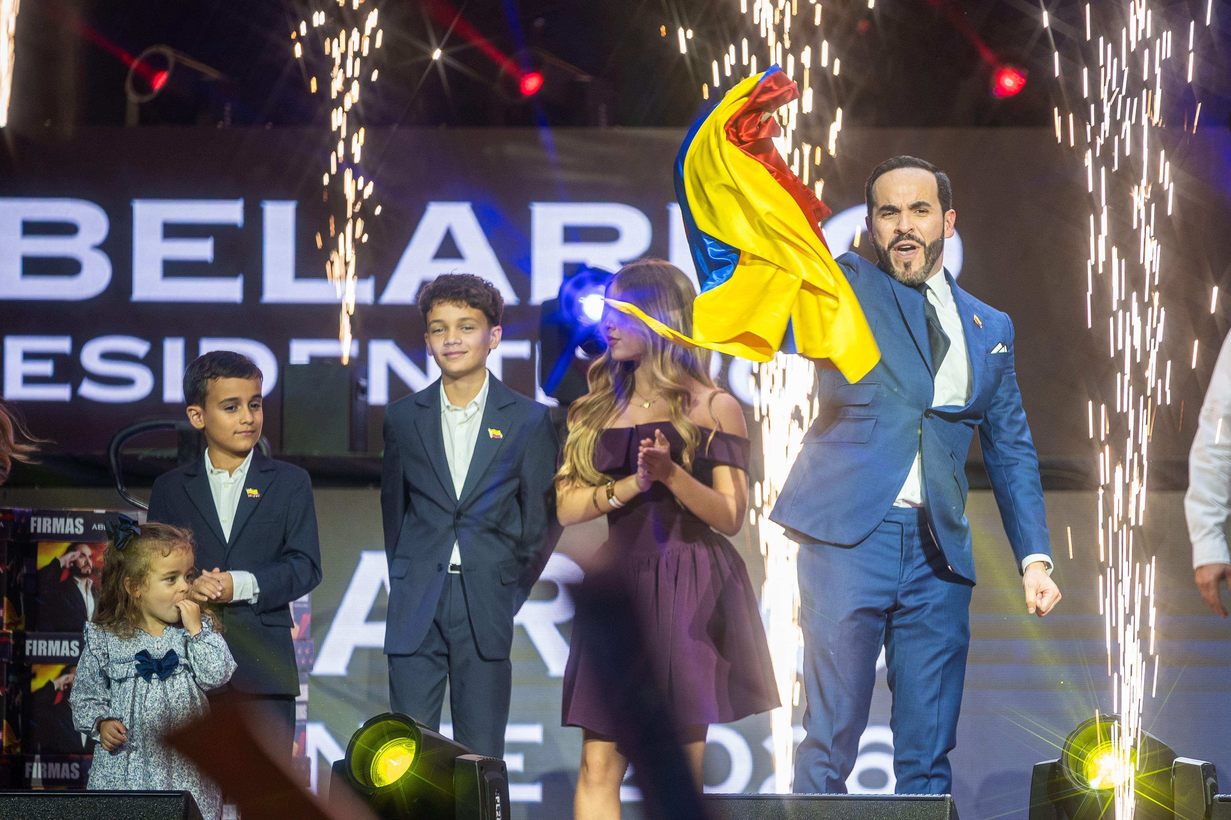 El candidato ultra Abelardo de la Espriella se da un baño de masas en un congreso en Bogotá: “El ‘Tigre’ ha despertado”