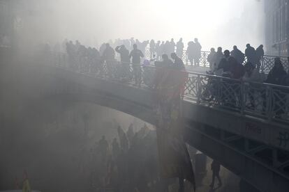 El Gobierno francés anunciará este sábado propuestas con vistas a encontrar una solución al conflicto por la reforma de las pensiones, coincidiendo con una nueva jornada de manifestaciones a nivel nacional. En la imagen, la manifestación en Marsella.