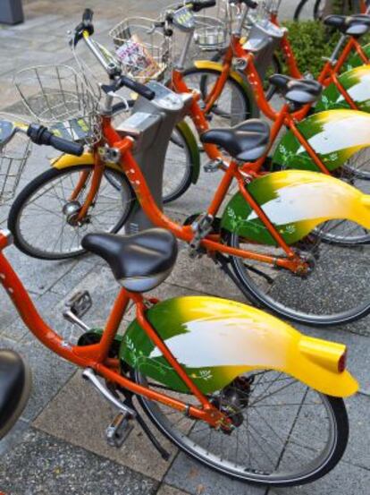 Bicis del sistema público de alquiler Youbike, en Taipei.