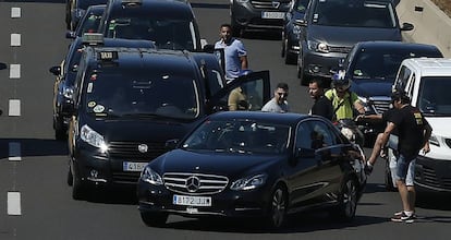 Agresión a un supuesto vehículo VTC en el conflicto del taxi