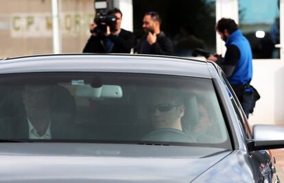 L'expresidenta del Parlament Carme Forcadell surt de la presó després d'abonar la seva fiança, el 10 de novembre del 2017.