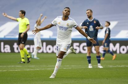 Rodrygo abre el marcador con su primer gol.