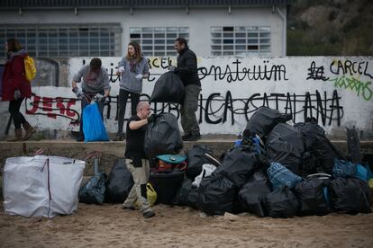 El conseller de Territori i Sostenibilitat, Damià Calvet, ha calcualt en 15 milions d'euros la inversió necessària per reparar els desperfectes causats a les zones no urbanes -trams seminaturals i naturals- del litoral. 