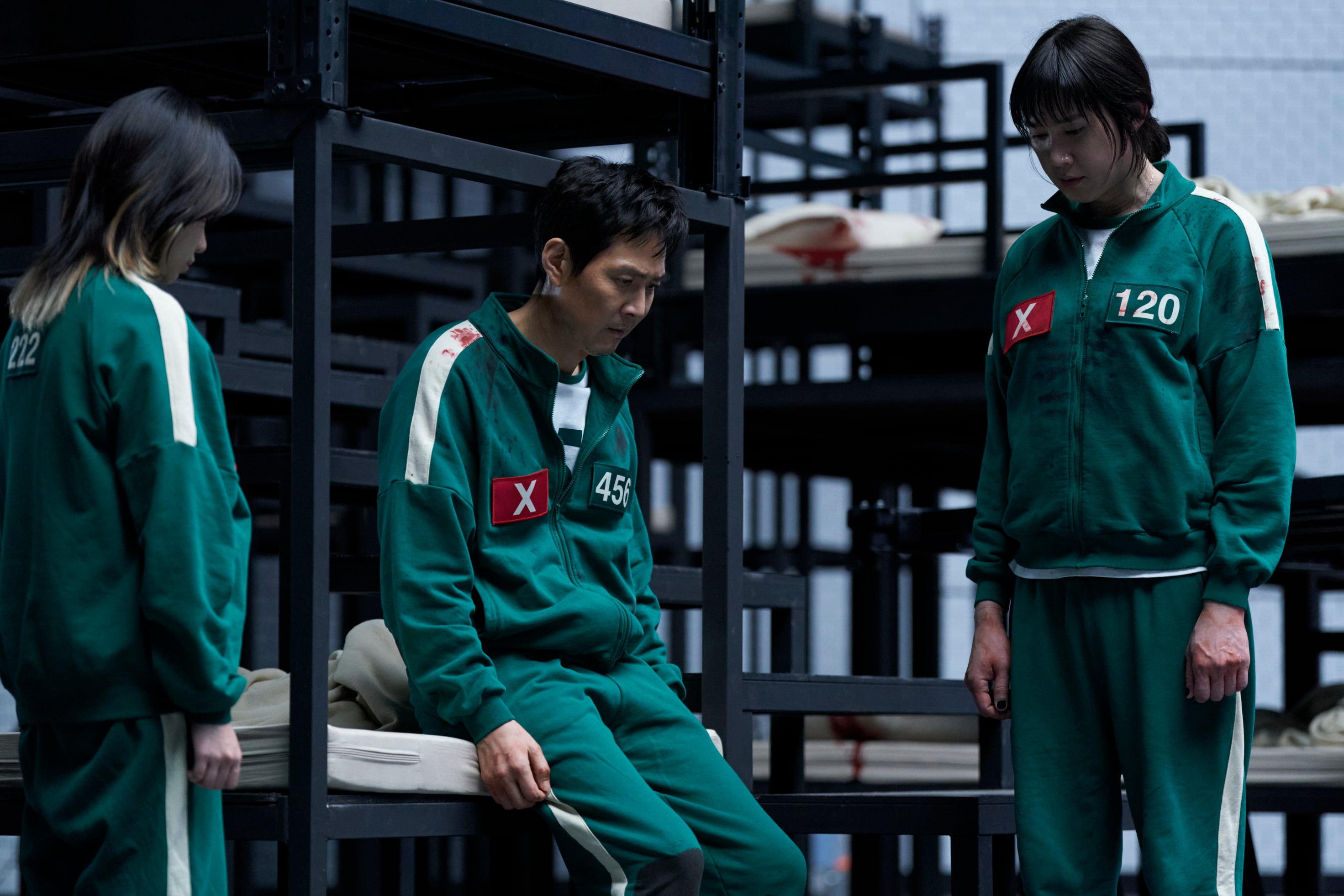 Jo Yu-ri, Lee Jung-jae y Park Sung-hoon, en la tercera temporada de 'El juego del calamar'.