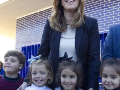 Susana Díaz, durante la inauguración de un colegio en La Algaba (Sevilla).