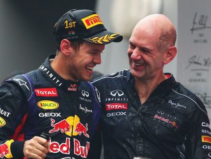 Newey cumprimenta Vettel pelo Mundial na &Iacute;ndia. / clive mason (getty)