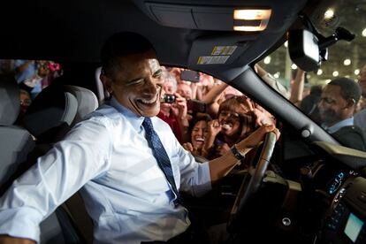 20 de septiembre 2013. El presidente Obama en el interior de un camión Ford momentos después de pronunciar unas palabras en la planta que la compañía Ford tiene en Kansas City, Misuri.