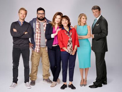 El reparto de 'Great News'.