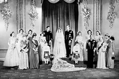 La boda real de Isabel, por aquel entonces heredera al trono de Gran Bretaña. A la izquierda, delante, María de Teck (madre del rey Jorge VI), junto a Alicia de Battenberg, la madre del príncipe Felipe.