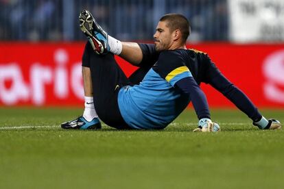 Víctor Valdés, durante un calentamiento.