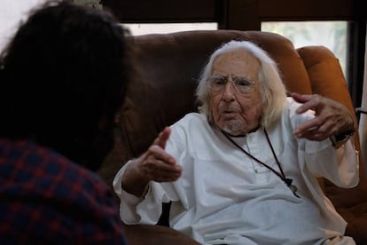 Ernesto Cardenal, en su casa de Managua en junio de 2019.