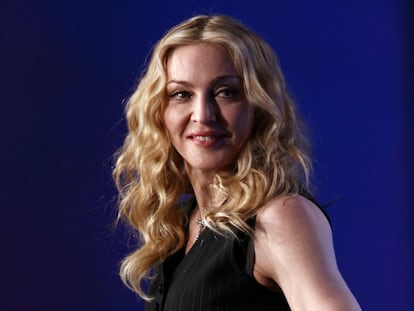 Madonna ha compartido en su cuenta de Instagram una cicatriz en la cadera y el uso de ventosas.