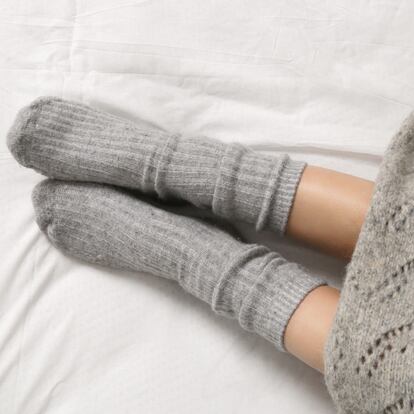 Artículo de EL PAÍS Escaparate sobre calcetines térmicos de lana merino para el invierno.